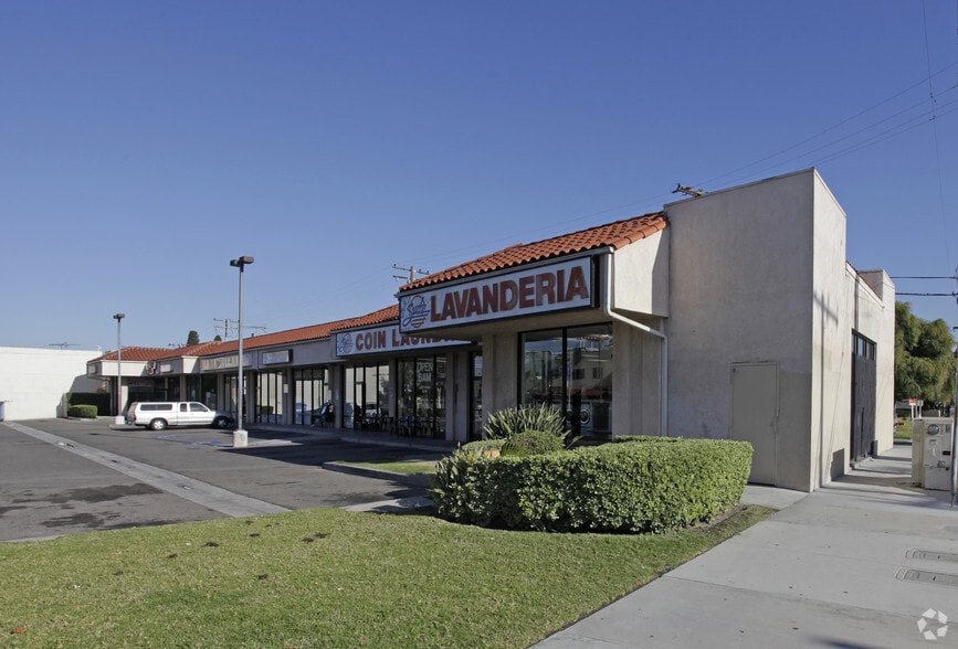 1101 W Lincoln Ave, Anaheim, CA for lease - Primary Photo - Image 1 of 3
