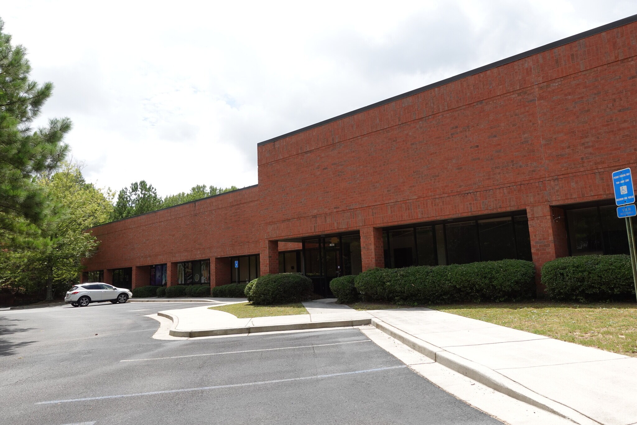 1475-1493 Trae Ln, Lithia Springs, GA for lease Primary Photo- Image 1 of 4