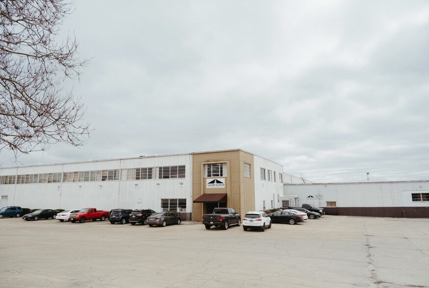 301 Wilber Ave, Champaign, IL for lease - Building Photo - Image 2 of 11