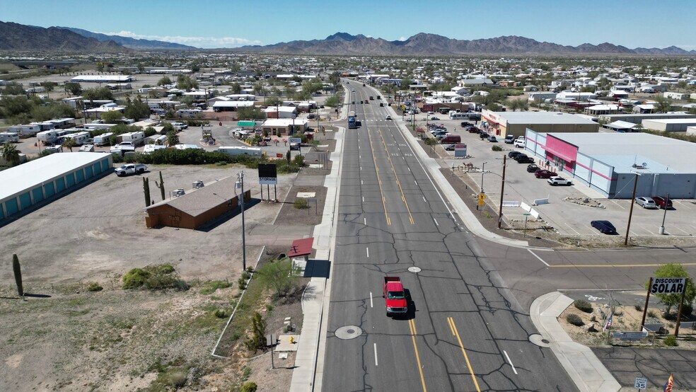 511 E Main St, Quartzsite, AZ à vendre - Photo du bâtiment - Image 2 de 23