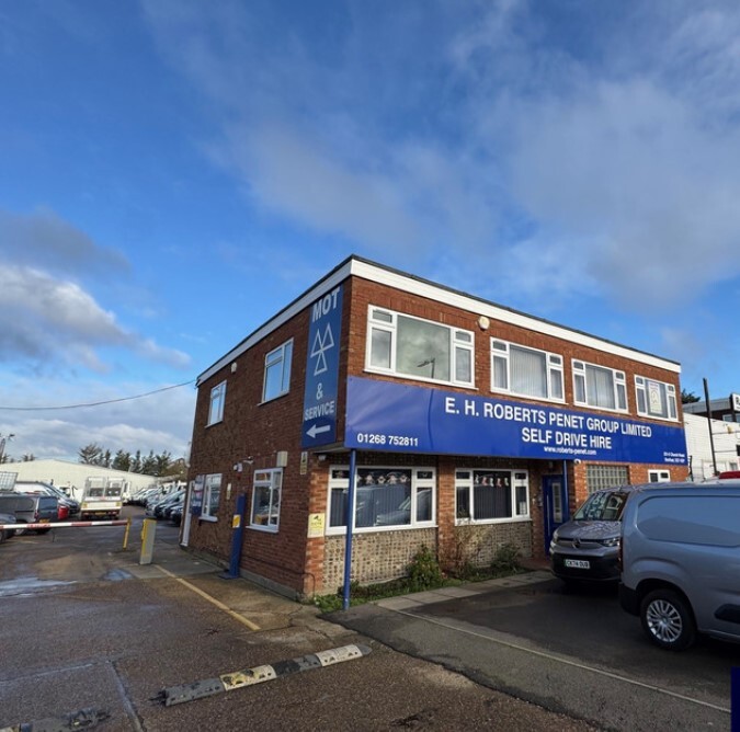 251-255 Church Rd, Benfleet for lease Primary Photo- Image 1 of 2