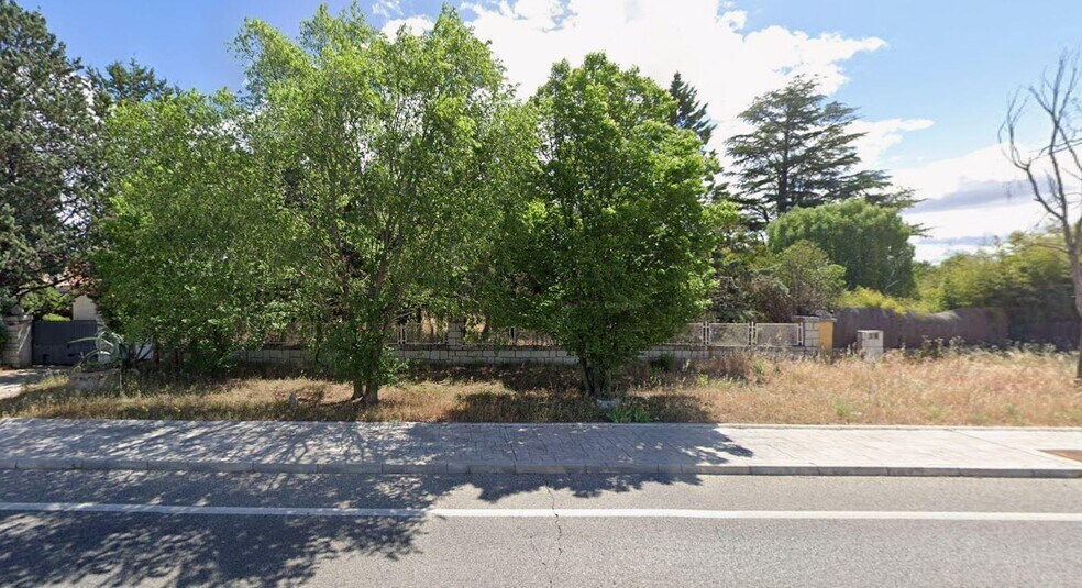 Carretera de Torrelaguna, 10, Valdetorres de Jarama, Madrid à vendre - Photo du bâtiment - Image 2 de 6