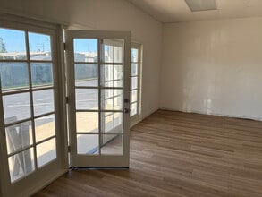 18540 N Highway 88, Lockeford, CA à louer Photo intérieure- Image 2 de 4