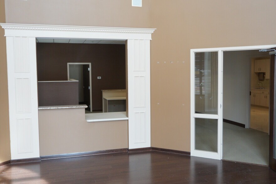 7139-7169 N Milwaukee Ave, Niles, IL à louer - Photo intérieure - Image 3 de 10