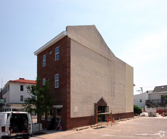 201 Dekalb St, Bridgeport, PA à louer - Photo du bâtiment - Image 3 de 4