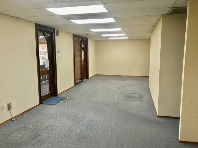 7272 Wurzbach Rd, San Antonio, TX à vendre - Photo intérieure - Image 3 de 50