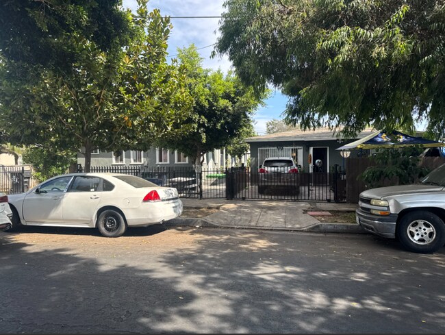 Plus de détails pour 9512 Croesus Ave, Los Angeles, CA - Multi-résidentiel à vendre