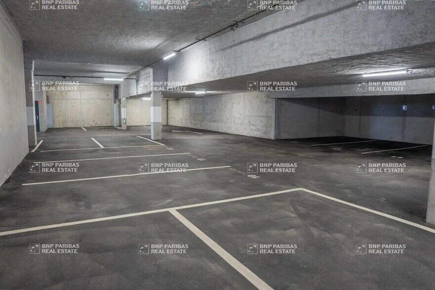 Office in Angers for lease - Building Photo - Image 3 of 15