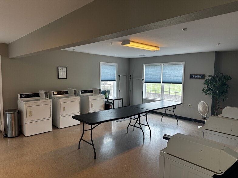 1325 S Lillian Ave, Bolivar, MO for sale - Building Photo - Image 3 of 56