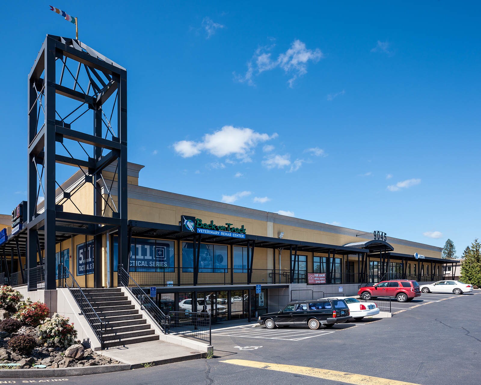 9045-9059 SW Barbur Blvd, Portland, OR for lease Primary Photo- Image 1 of 8