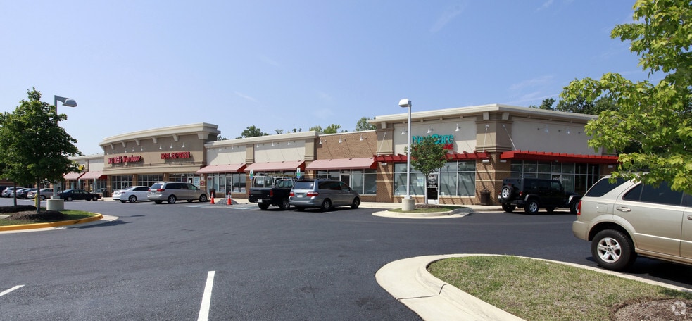 3950-3990 Fettler Park Dr, Dumfries, VA for lease - Primary Photo - Image 1 of 7