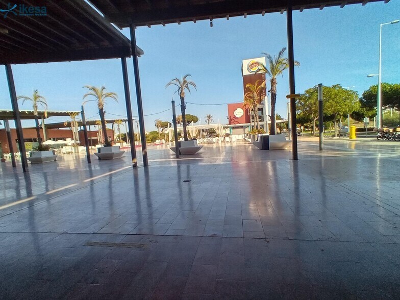 Retail in Punta Umbría, Huelva for sale - Building Photo - Image 1 of 6