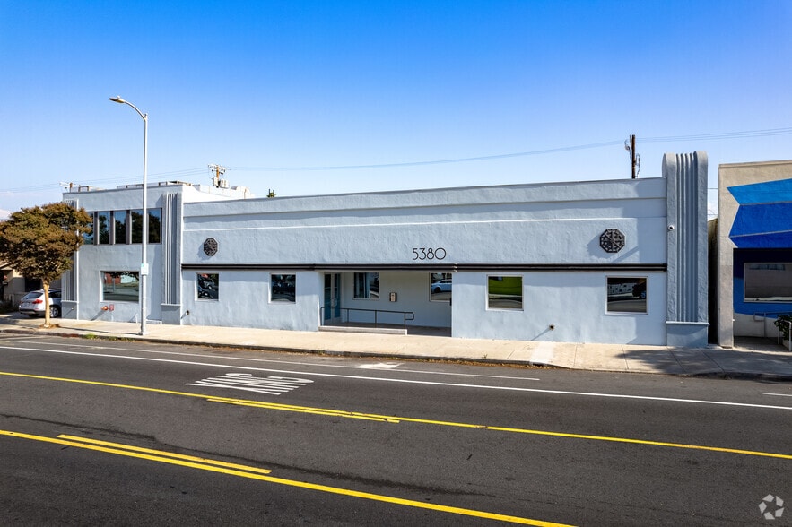 5380 Alhambra Ave, Los Angeles, CA à vendre - Photo du bâtiment - Image 2 de 29