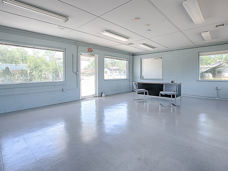 1421 Griffin Rd, Leesburg, FL à vendre - Photo du bâtiment - Image 3 de 52