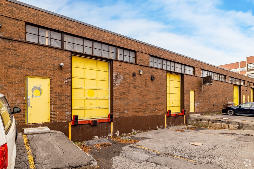 1450-1530 Rue Mazurette, Montréal, QC for lease - Building Photo - Image 3 of 4