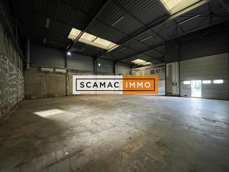 Industriel dans Châtillon à louer - Photo du bâtiment - Image 2 de 4