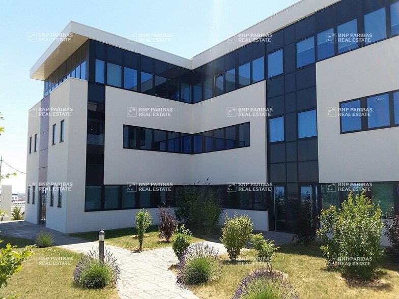 27 Rue Elsa Triolet, Dijon for lease - Building Photo - Image 2 of 11