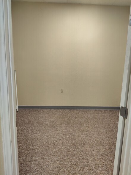 2704 E Griffin Pkwy, Mission, TX à louer - Photo du bâtiment - Image 2 de 8