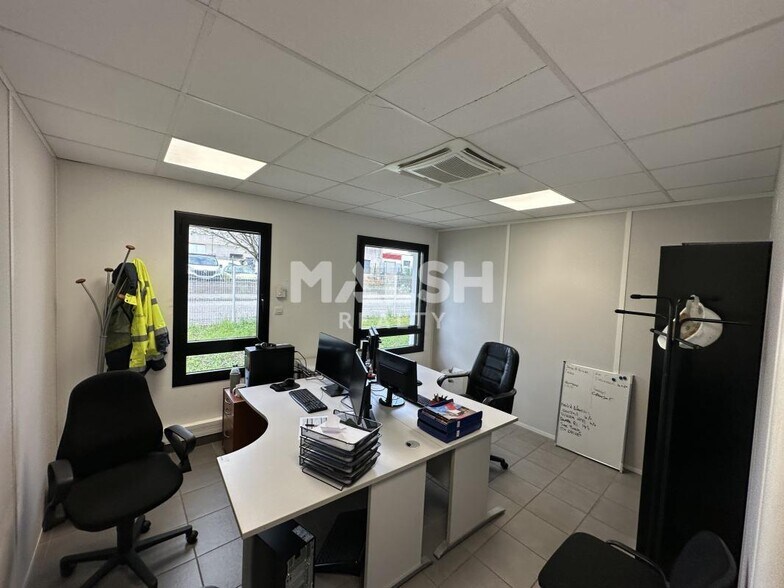 Flex dans Mions à louer - Photo du bâtiment - Image 3 de 7