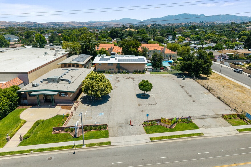 25222 Wiley Canyon Rd, Santa Clarita, CA for sale - Building Photo - Image 2 of 32