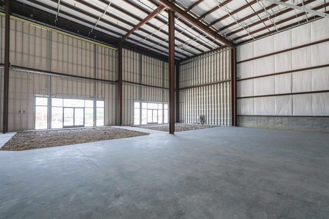 102 Floral Blvd, Laredo, TX for lease - Interior Photo - Image 3 of 19