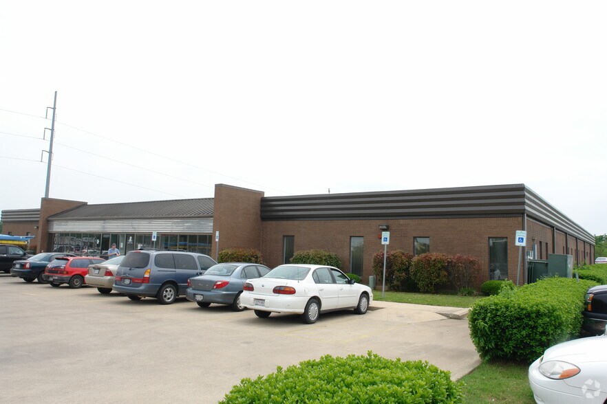 3612 E McKinney St, Denton, TX à vendre - Photo du bâtiment - Image 2 de 6