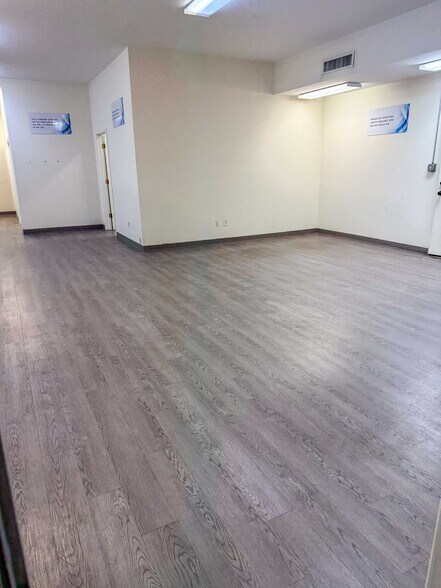 2112 N Navarro St, Victoria, TX à louer - Photo intérieure - Image 2 de 7