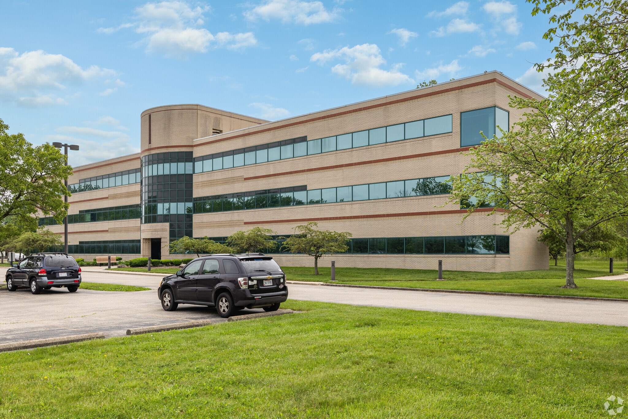 303 Corporate Center Dr, Vandalia, OH for lease Building Photo- Image 1 of 22