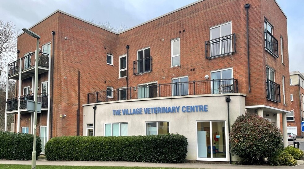 Thornton Side, Redhill for sale - Building Photo - Image 3 of 4