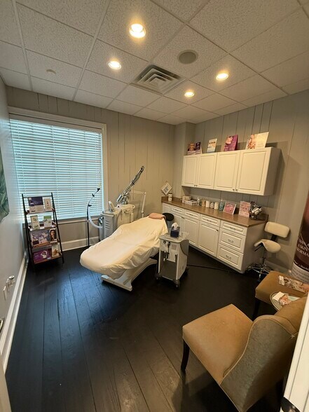 2416 Westgate Dr, Albany, GA à vendre - Photo intérieure - Image 2 de 6