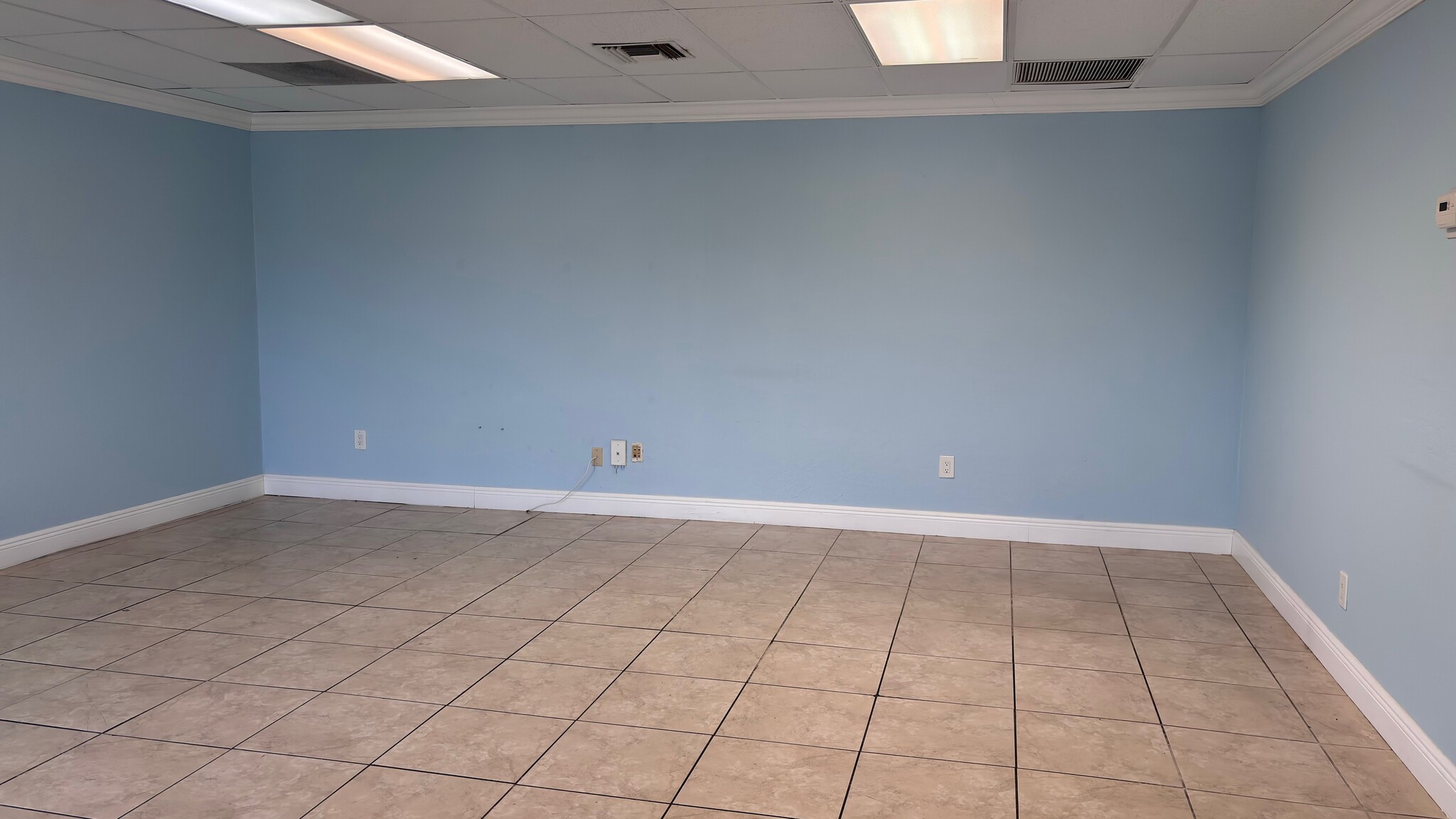 106 Commerce Way, Jupiter, FL for lease Interior Photo- Image 1 of 2