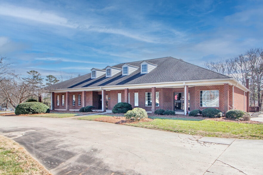 Retail in Rockwell, NC for lease - Primary Photo - Image 1 of 84