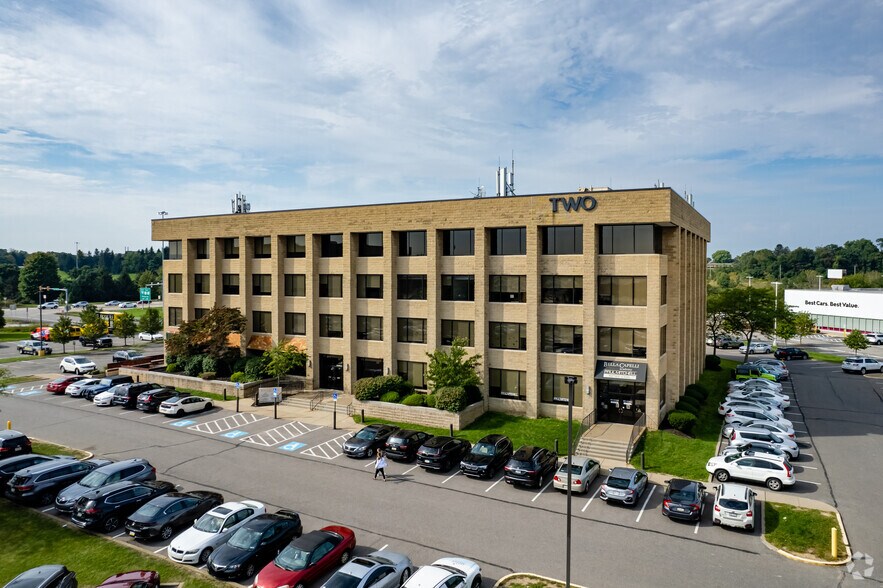 2 Robinson Plz, Pittsburgh, PA for lease - Building Photo - Image 2 of 6