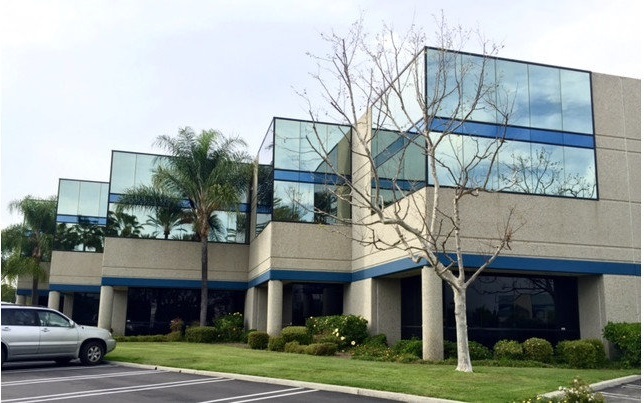 13875 Cerritos Corporate Dr, Cerritos, CA for lease - Building Photo - Image 2 of 4