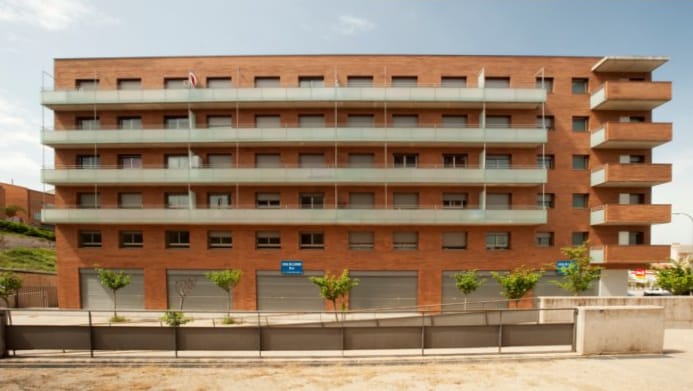 Retail in Manresa, Barcelona for lease Primary Photo- Image 1 of 2