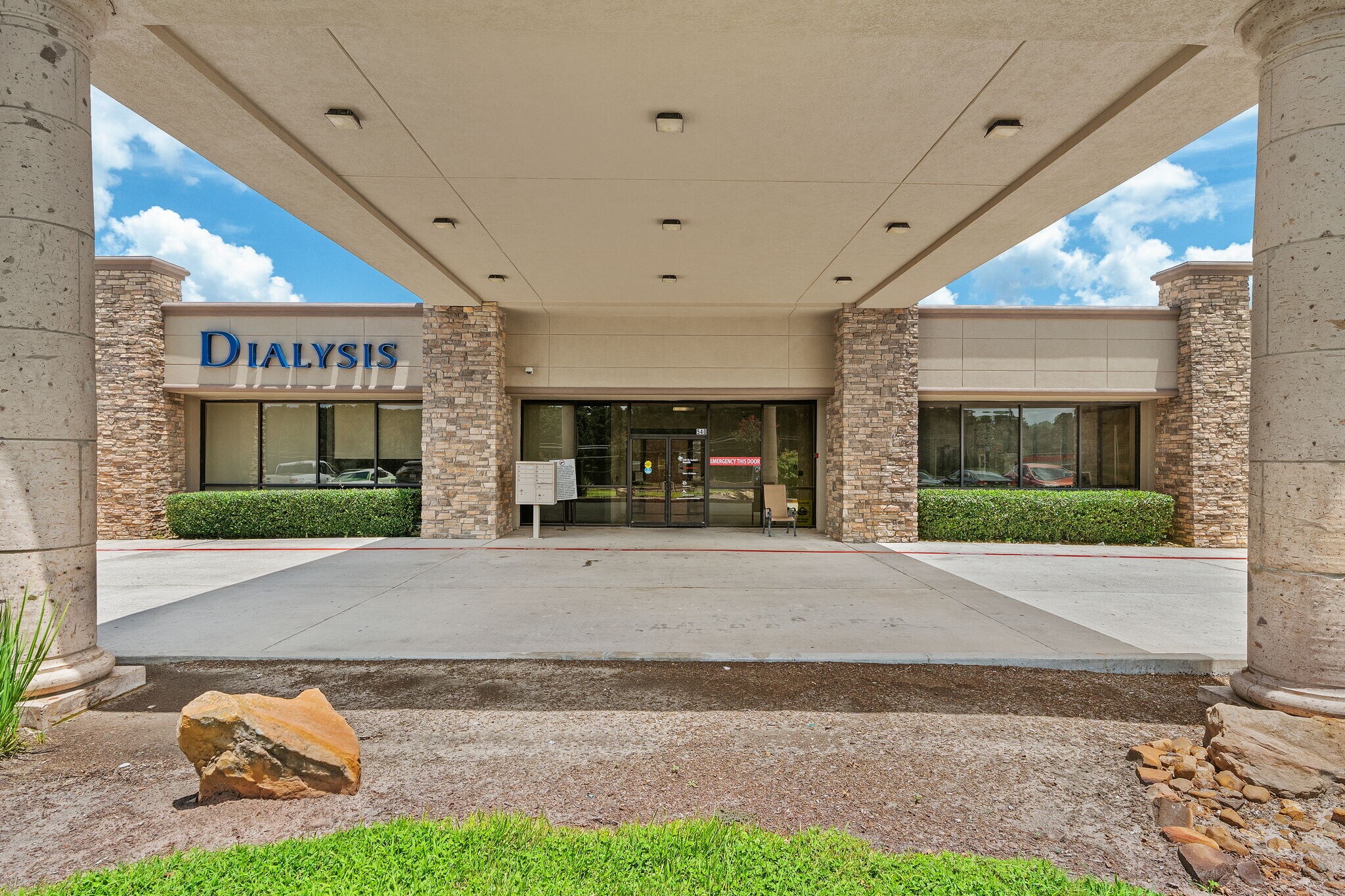 540 Interstate 45 S, Huntsville, TX à louer Photo du bâtiment- Image 1 de 18
