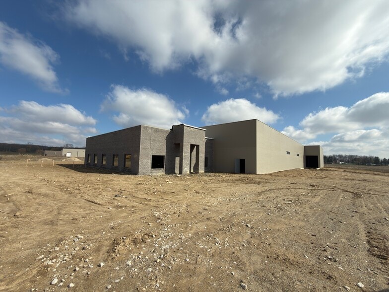 796 Campus Parkway Dr, Tecumseh, MI for sale - Building Photo - Image 3 of 14