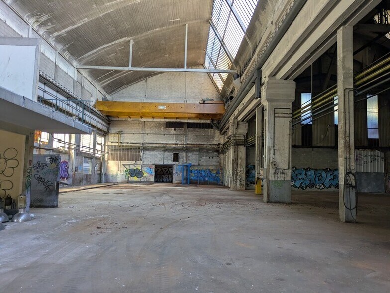 Industrial in Givors for lease - Building Photo - Image 2 of 9