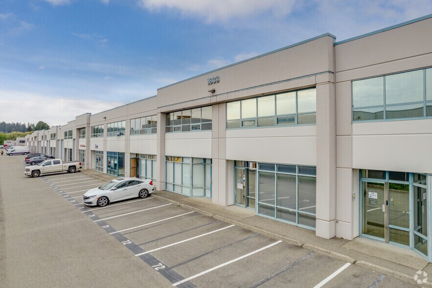 1833 Coast Meridian Rd, Port Coquitlam, BC à vendre - Photo du bâtiment - Image 3 de 7