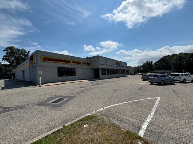 665 Liberty St, Springfield, MA à louer - Photo du bâtiment - Image 2 de 5