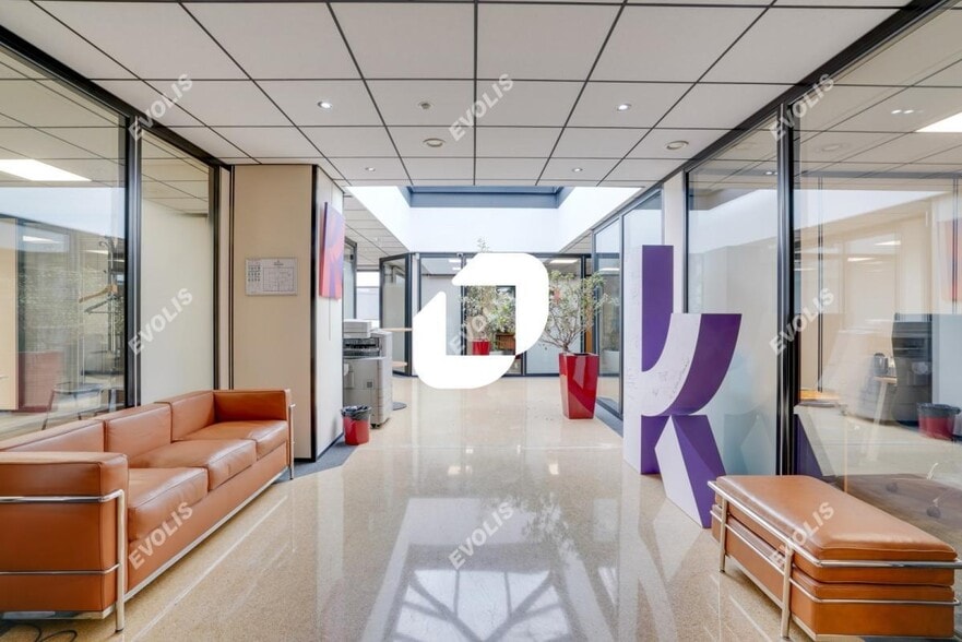 Office in Villiers-sur-Marne for lease - Interior Photo - Image 2 of 8