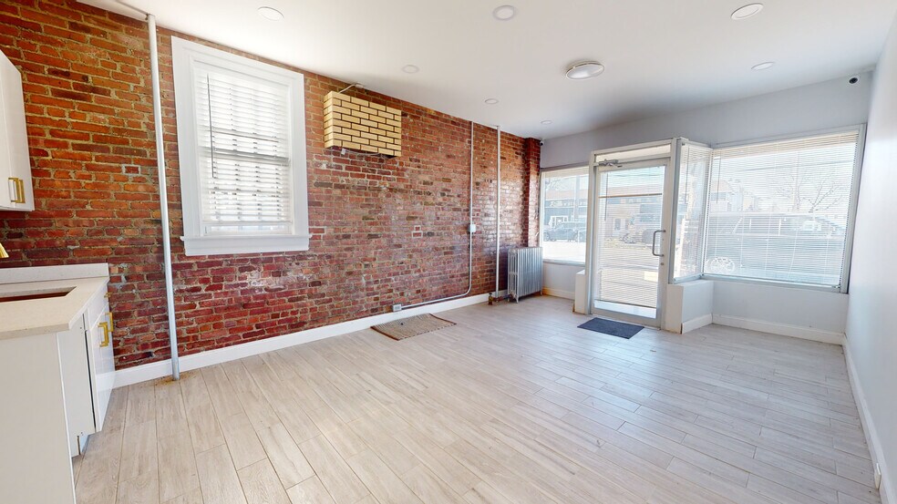 3707 E Tremont Ave, Bronx, NY à louer - Photo du bâtiment - Image 2 de 10