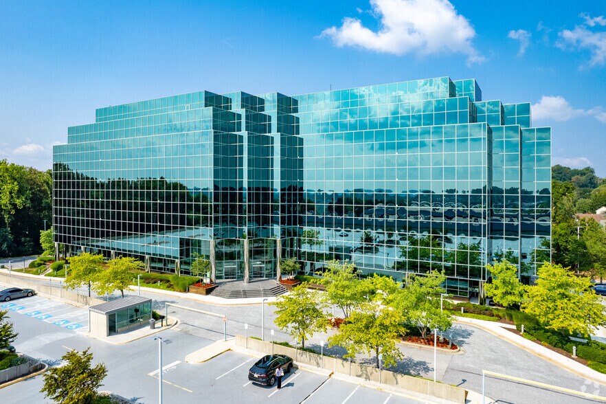 1966 Greenspring Dr, Timonium, MD à louer - Photo principale - Image 2 de 3