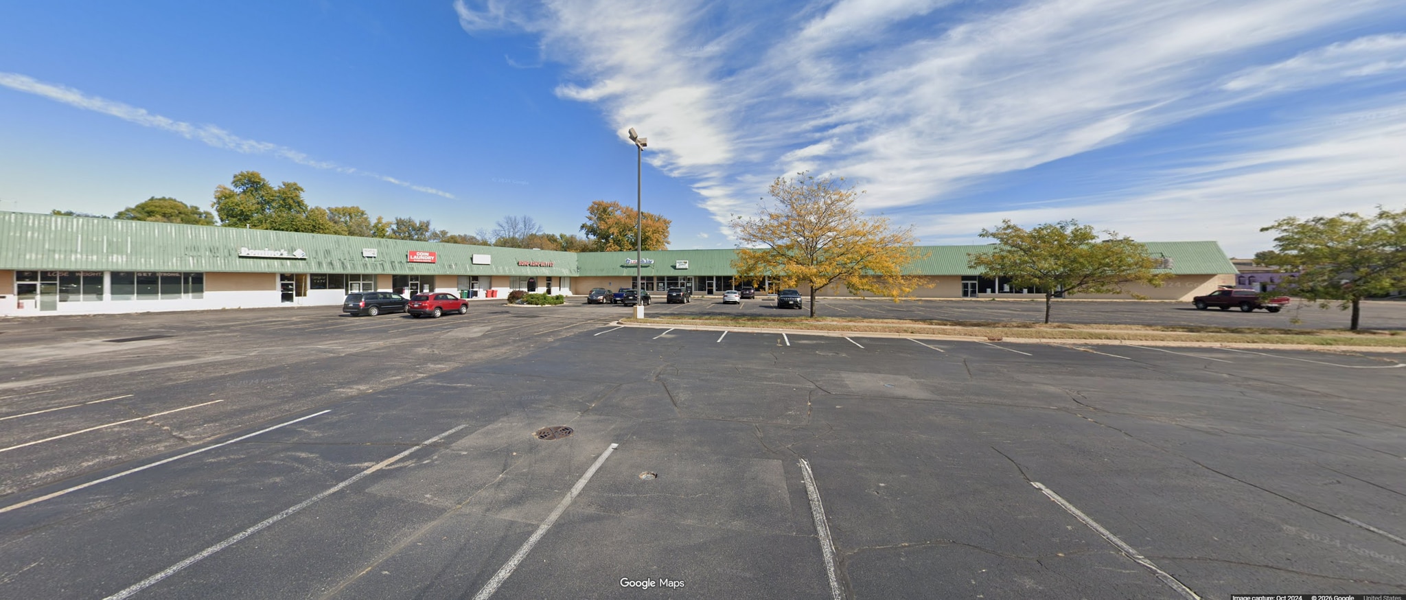 300-320 Wolf River Plz, New London, WI for lease Primary Photo- Image 1 of 16