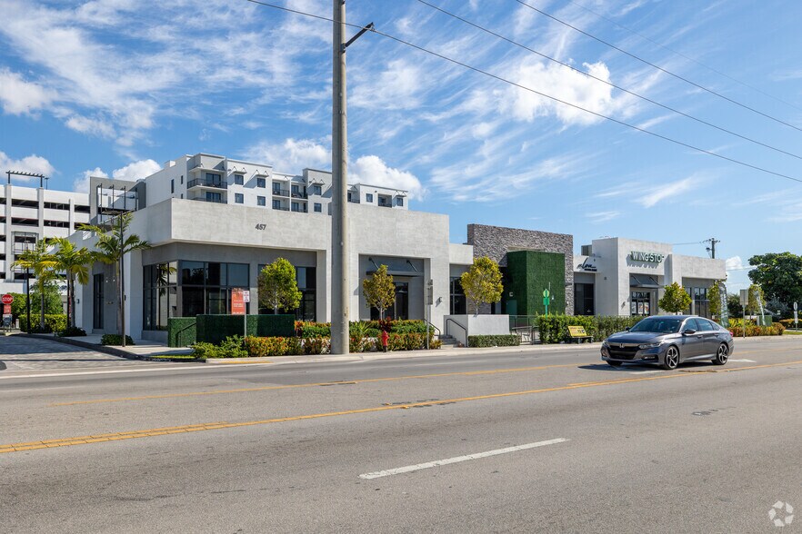 401 Hialeah Dr, Hialeah, FL à louer - Photo du bâtiment - Image 3 de 5