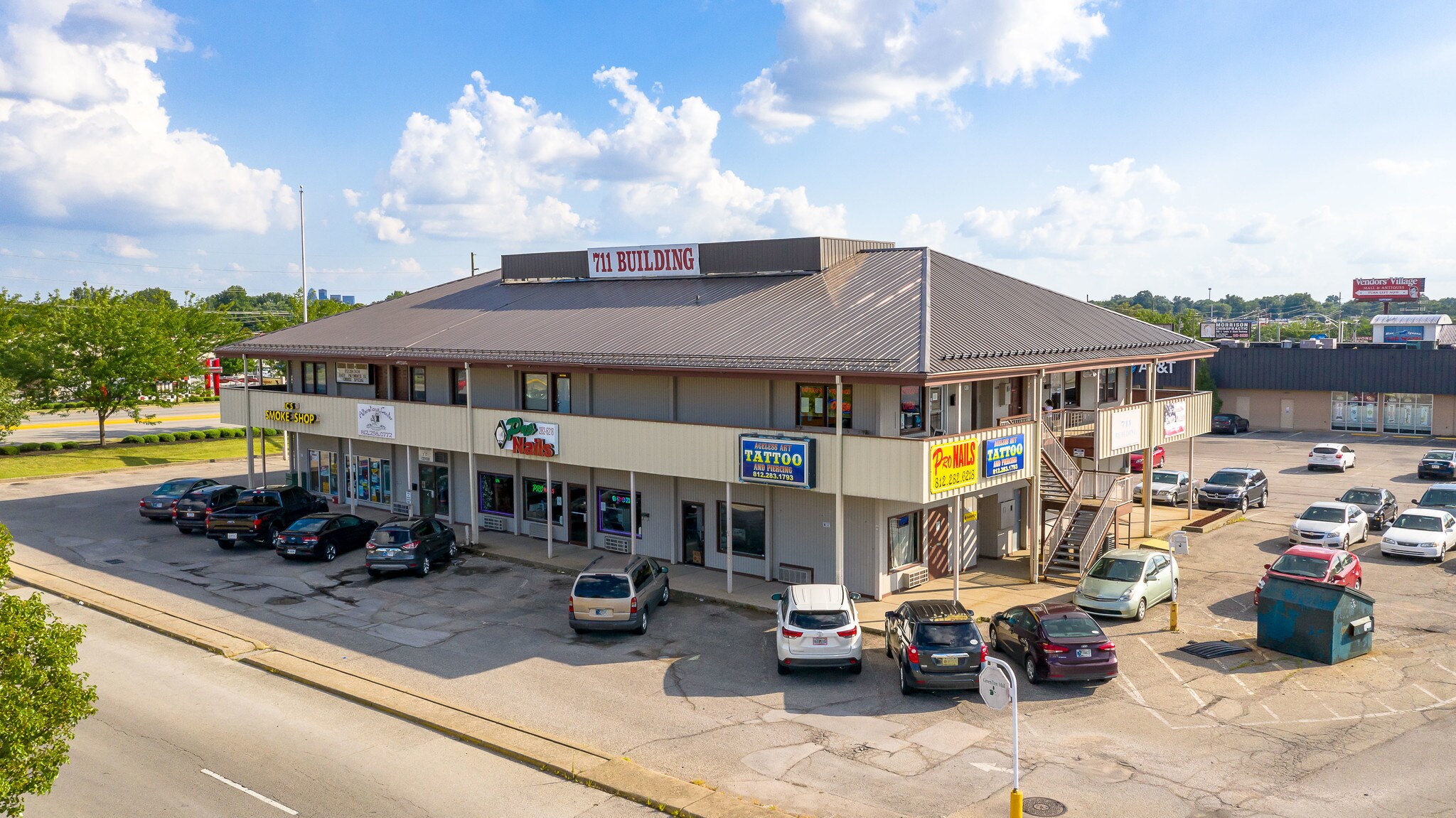711 Lewis And Clark Pky, Clarksville, IN for lease Primary Photo- Image 1 of 30
