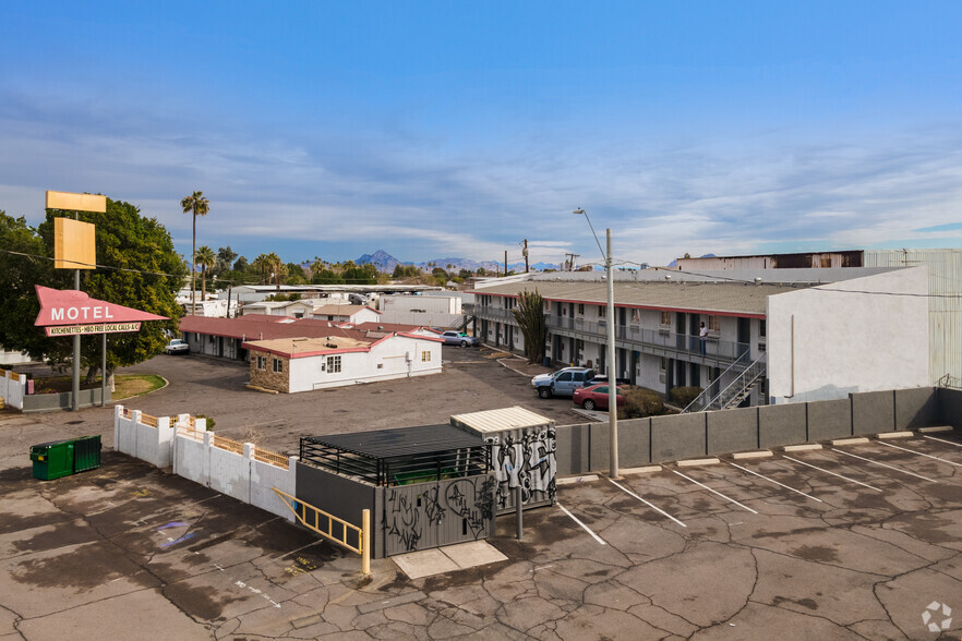 2450 Grand Ave, Phoenix, AZ for sale - Primary Photo - Image 1 of 1