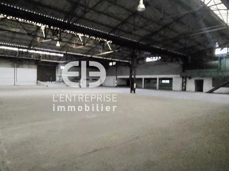 Industrial in La Trinité for lease - Building Photo - Image 3 of 13