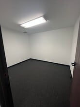 4025 Spencer St, Torrance, CA à louer Photo intérieure- Image 2 de 14