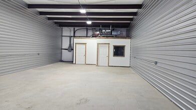 7433 Fort Worth Dr, Argyle, TX for lease Interior Photo- Image 2 of 9